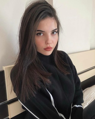 Benzersiz evinde buluşan escort Nilay