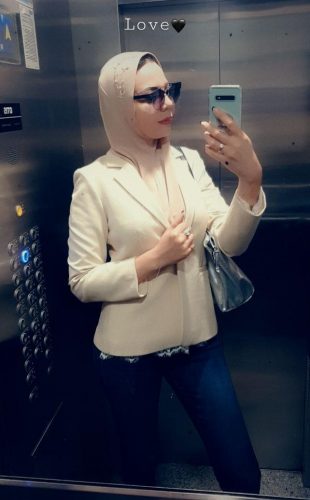 Çekici kendi yeri olan eskort Berrin
