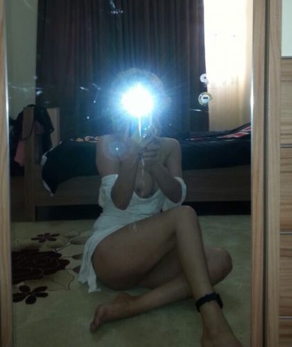 Eşsiz otelde buluşan kız Hale