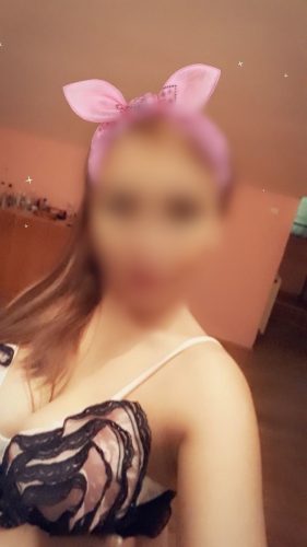 Kaliteli oral yapan kadın Latife