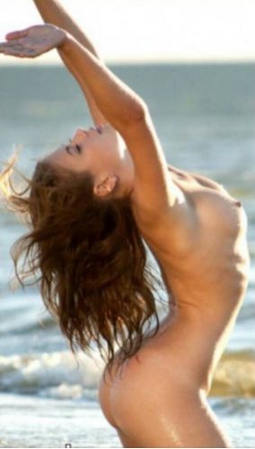 Mersin Escort Bayan: Haz Dolu Anlar İçin Zarif ve Şehvetli Delal