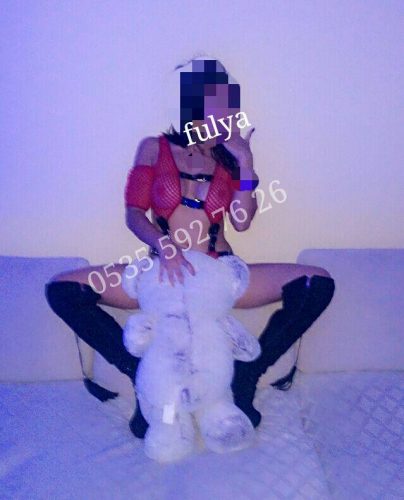 Mersin Escort Bayan: Muhteşem Güzellik, Işıl Işıl Saçlar ve Dantel Tutkusu