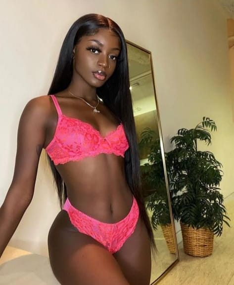 Mersin'in En Gözde Escort Bayanı ile Tanışma Zamanı!