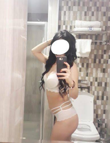 Neşeli eve gelen escort Hande