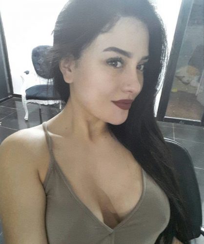 Olağanüstü dansöz kız Büşra