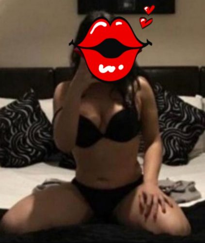 Seçkin saksocu kadın Gökben