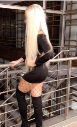 Seçkin sarışın hatun Merve
