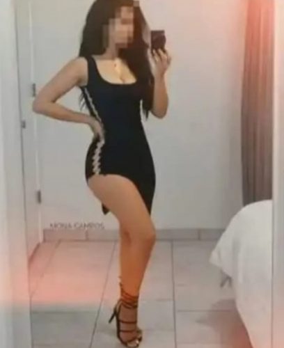 Seksapel fetişe açık kadın Ferda
