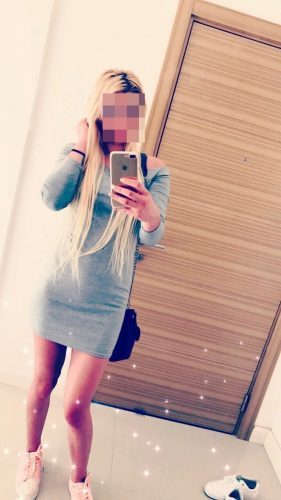Seksi dans yapan hanım Iyem