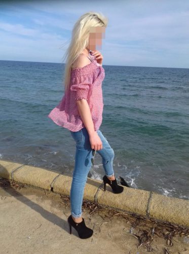 Seksi dans yapan hanım Iyem