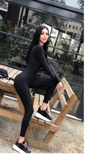 Seksi fatezi yapan kadın Nuray