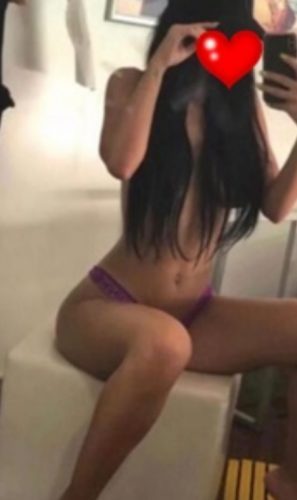 Seksi masaj yapan eskort Gülistan
